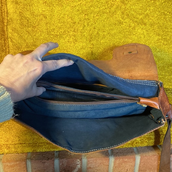 Leather satchel - Picture 4 of 7